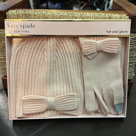 kate spade Accessories Nwt Boxed Kate Spade Hat And Gloves Set